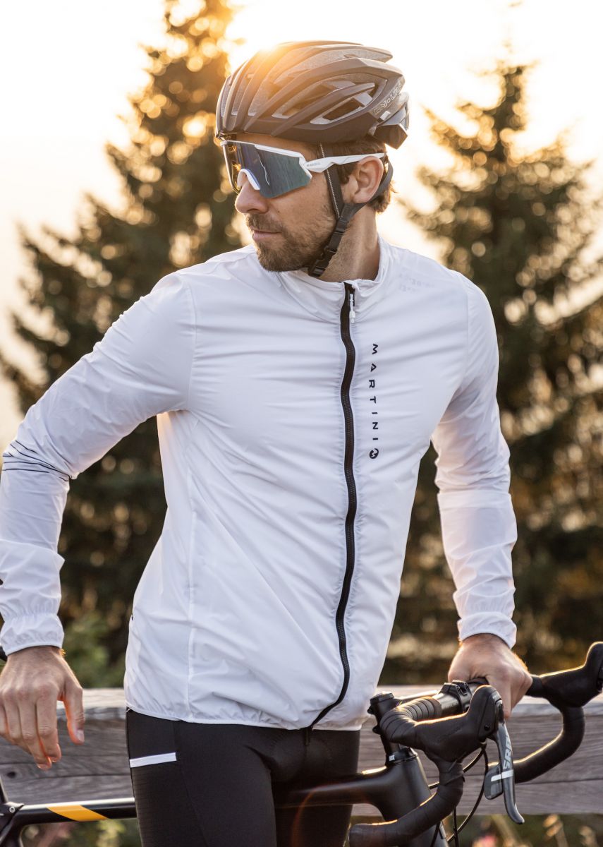 Sportbekleidung für Langlauf